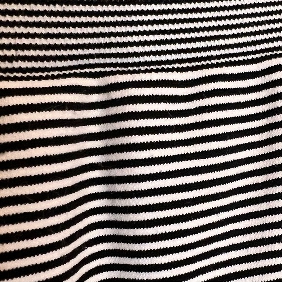 || BCBG || RIBBED STRIPPED PENCIL SKIRT || NAUTICAL || - Picture 2 of 5